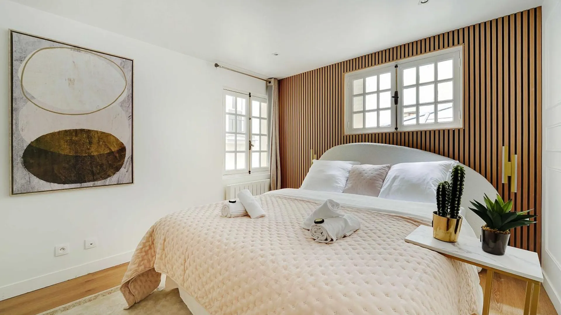 Modern Studio - 2P - Canal Saint Martin Paris France