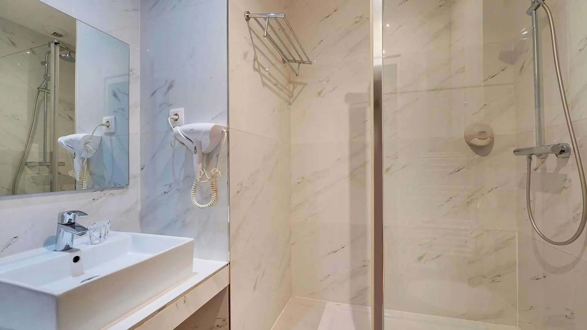 Apartment Modern Studio - 2P - Canal Saint Martin Paris