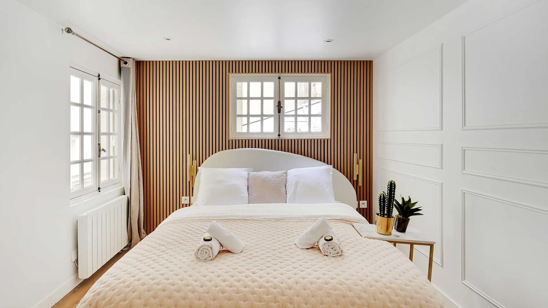 Modern Studio - 2P - Canal Saint Martin contacts